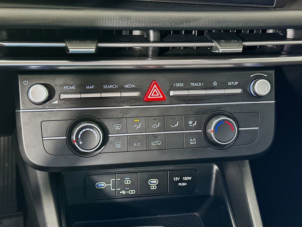 Certified 2025 Hyundai Tucson SE image 15