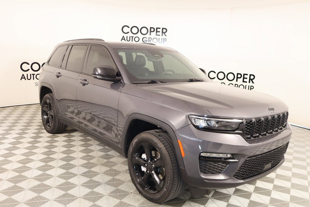 Used 2024 Jeep Grand Cherokee Limited w/ Black Appearance Package
