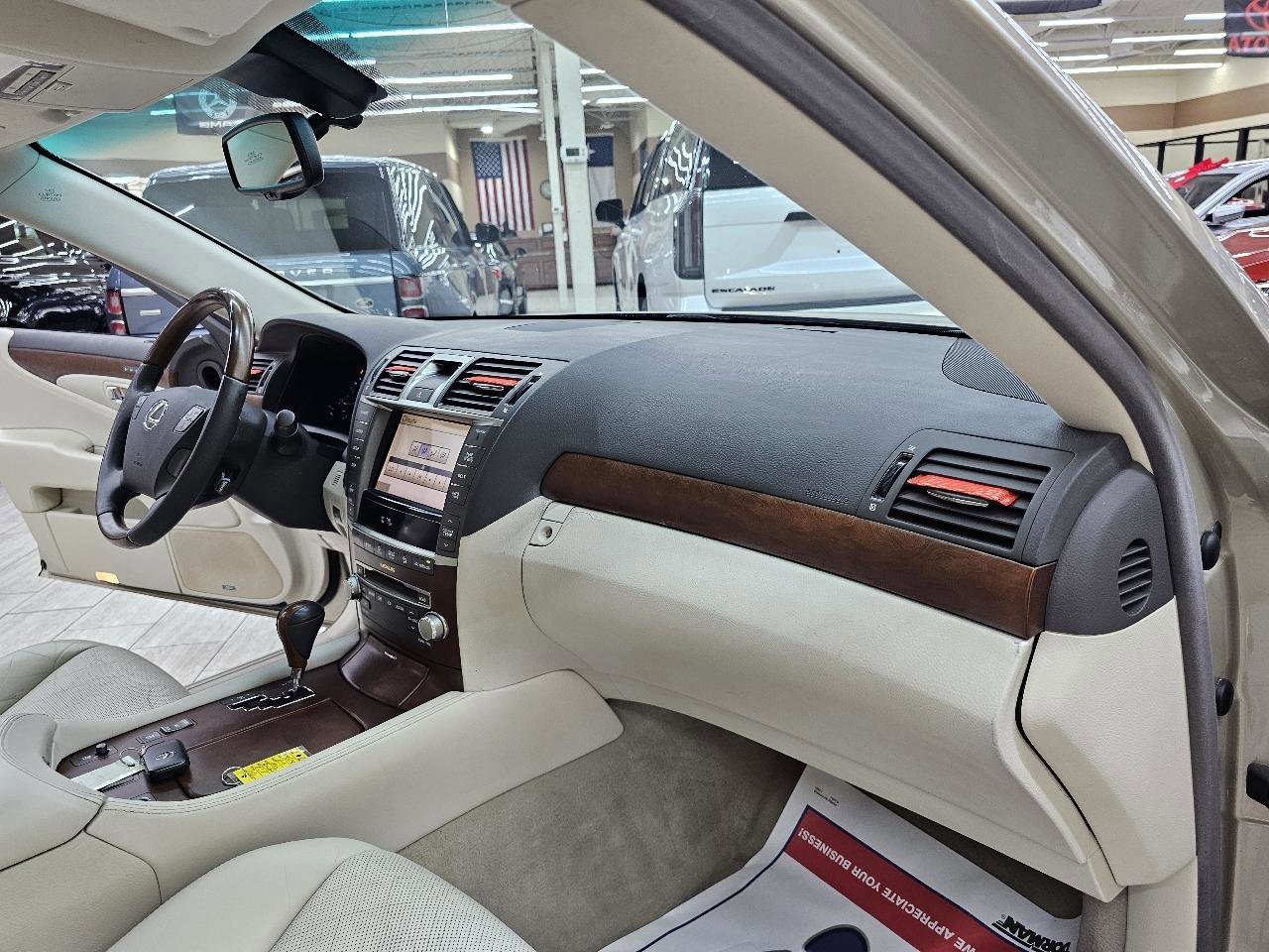 Used 2010 Lexus LS 460 Luxury image 22