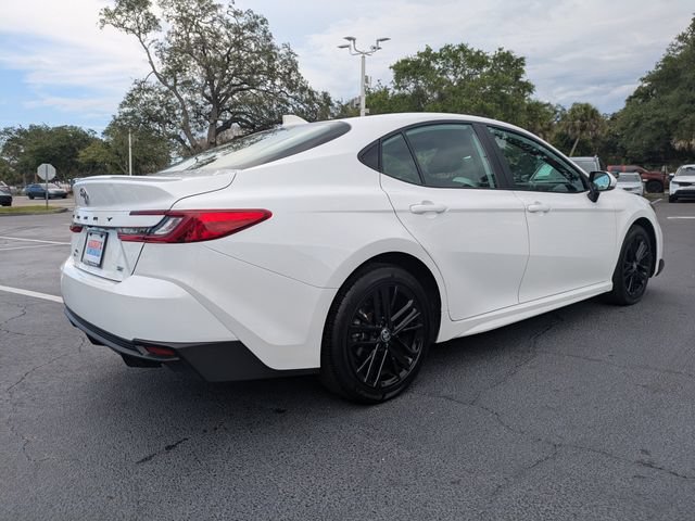 Used 2025 Toyota Camry SE AWD/4WD image 4