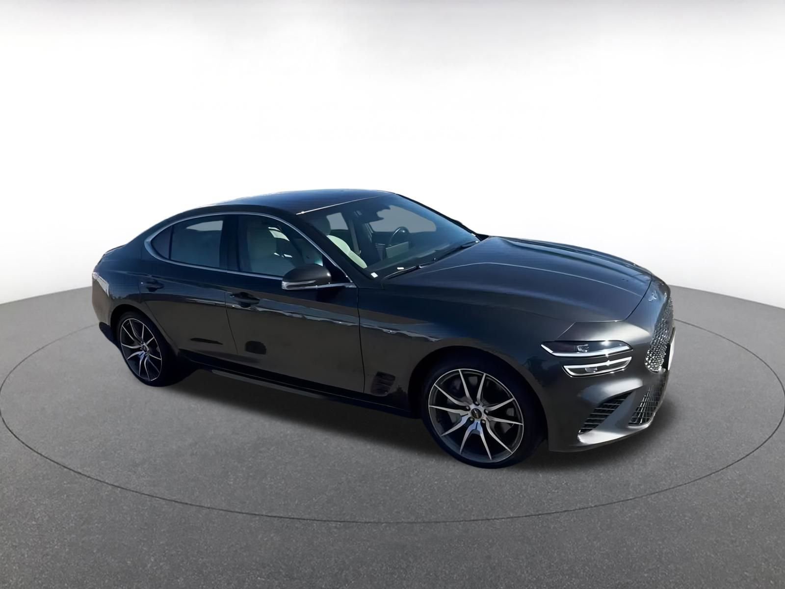 Used 2025 Genesis G70 2.5T image 2