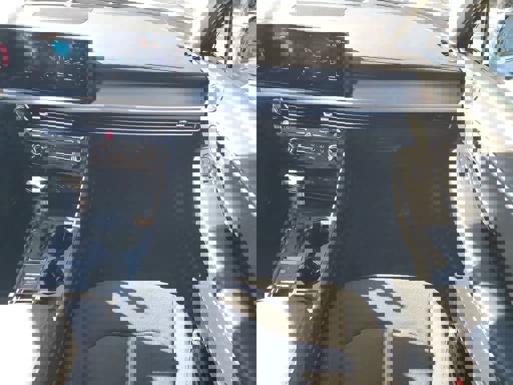 Used 2025 Hyundai Sonata SE image 14