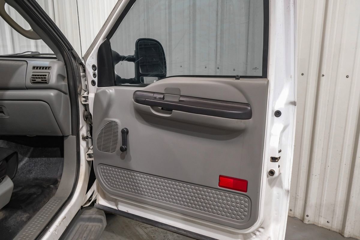 Used 2006 Ford F250 XL RWD image 22