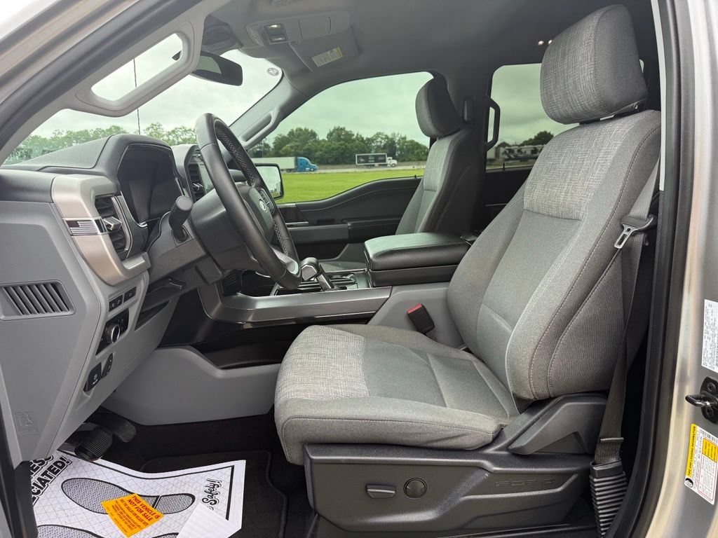 Used 2023 Ford F150 Lightning XLT AWD/4WD image 25