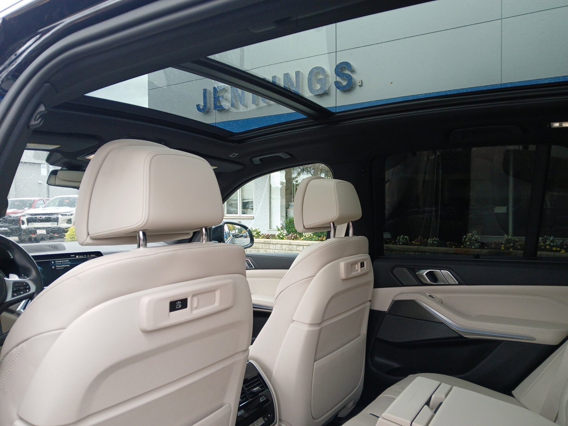 Used 2022 BMW X5 xDrive45e w/ M Sport Package image 24