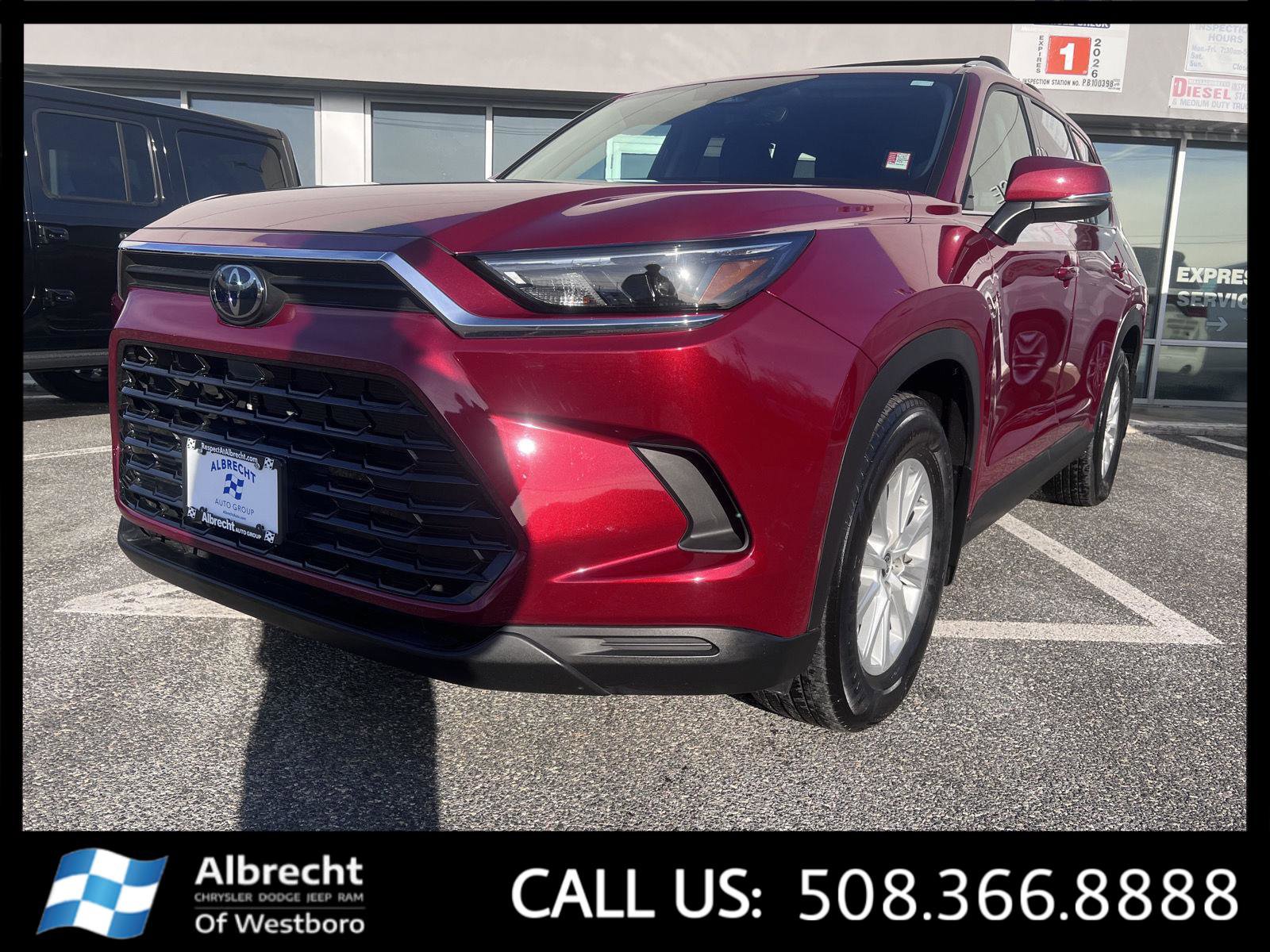 Used 2024 Toyota Grand Highlander XLE image 1