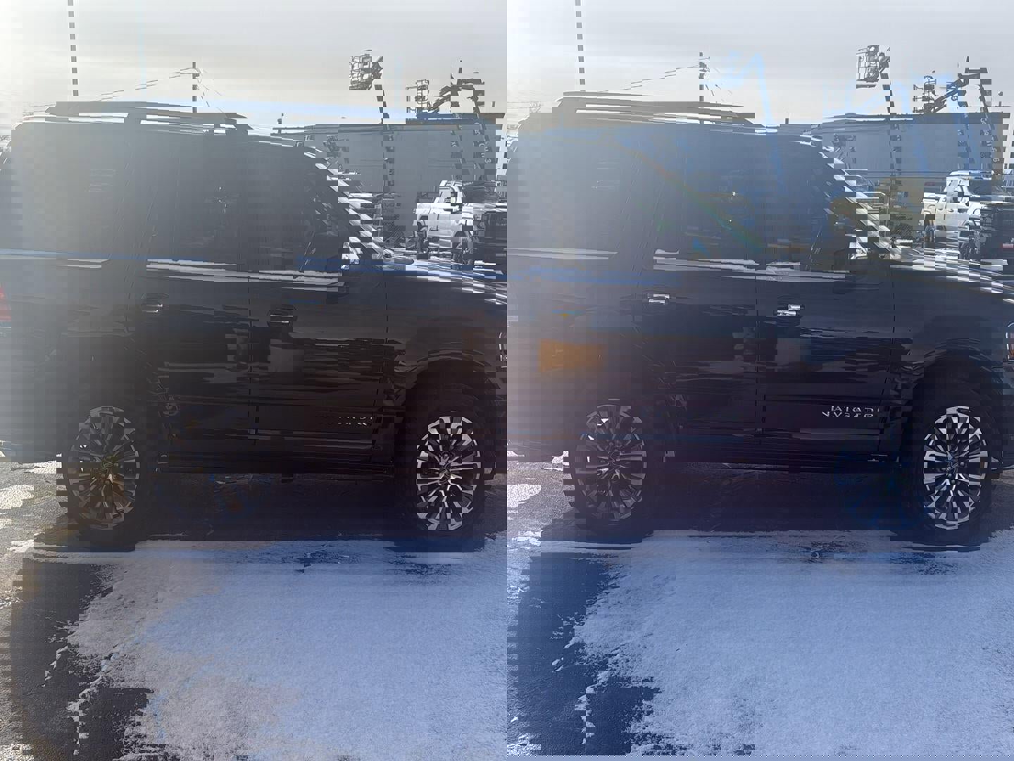 Used 2016 Lincoln Navigator Select image 6