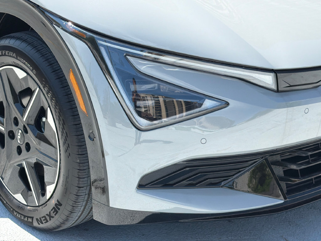 New 2026 Kia EV6 Wind RWD image 10