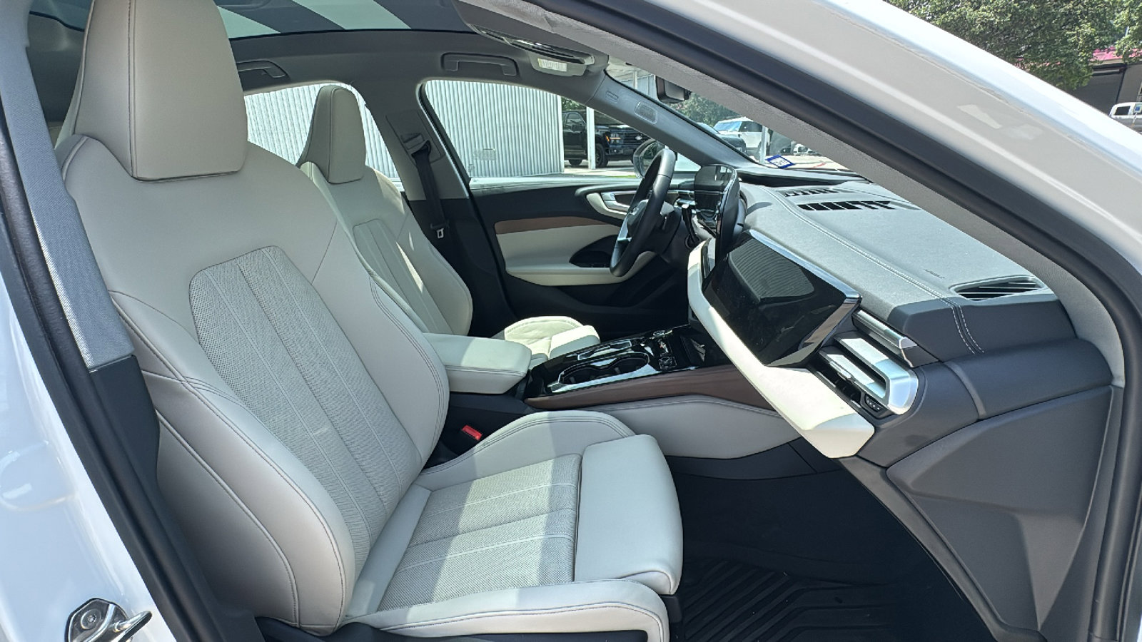 Used 2025 Audi A5 2.0T Premium Plus w/ Premium Plus AWD/4WD image 32