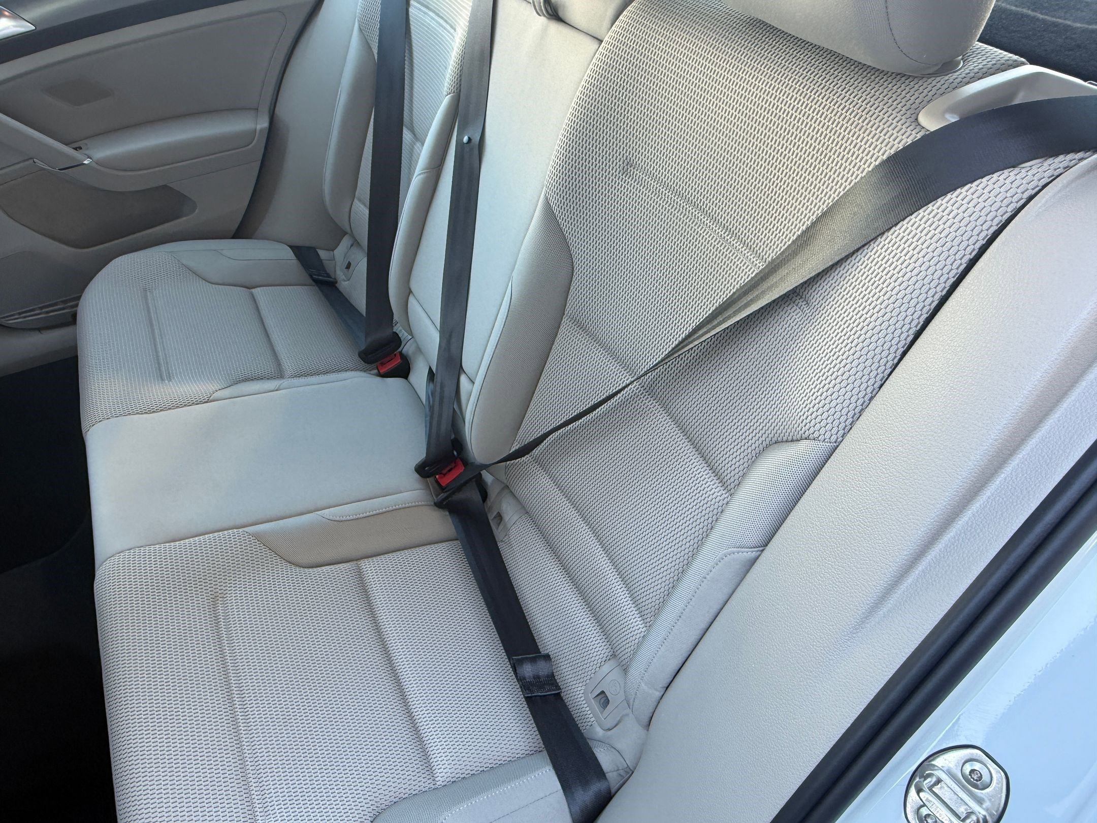 Used 2018 Volkswagen Golf S image 26