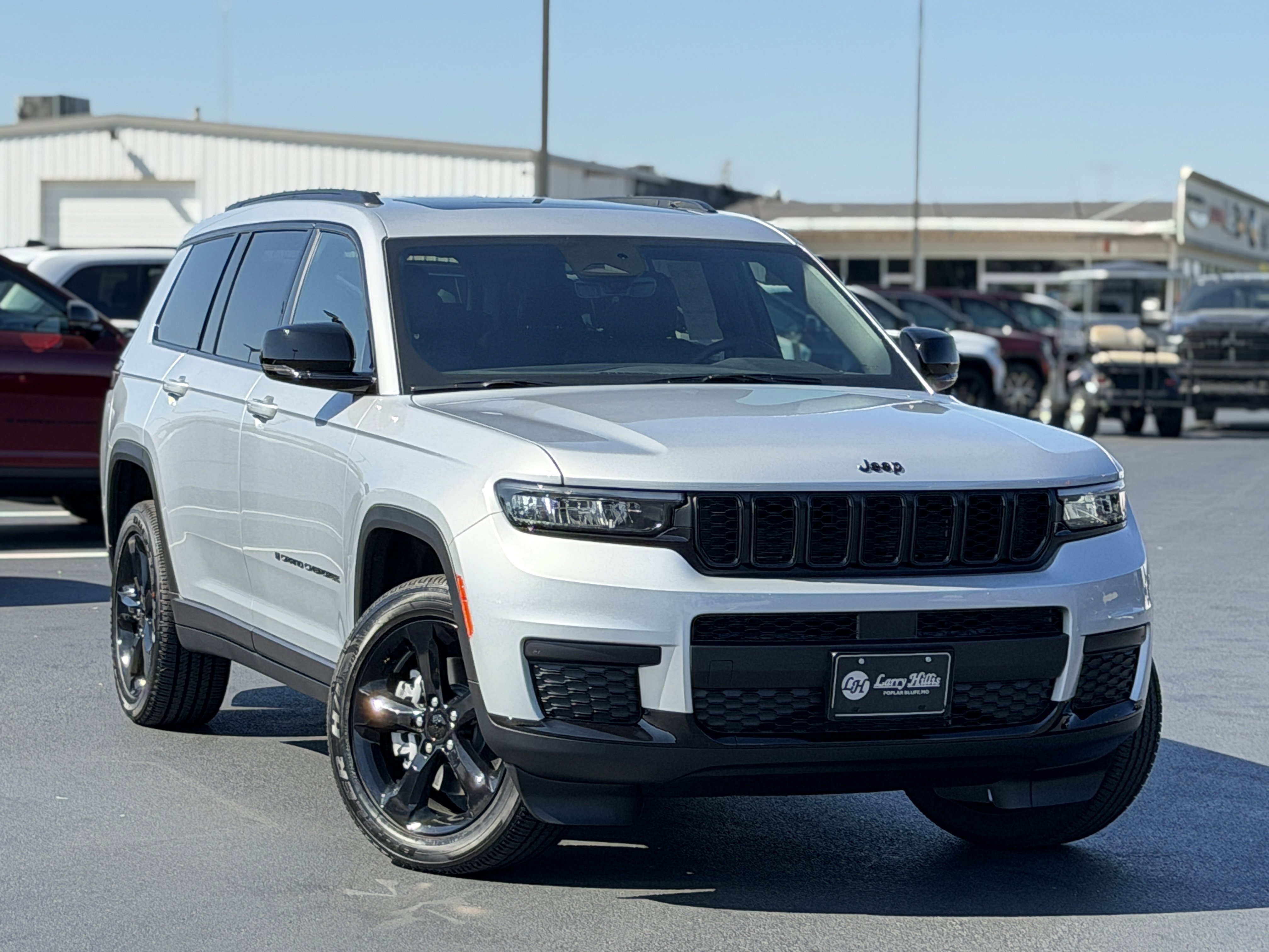 New 2025 Jeep Grand Cherokee L Altitude image 3