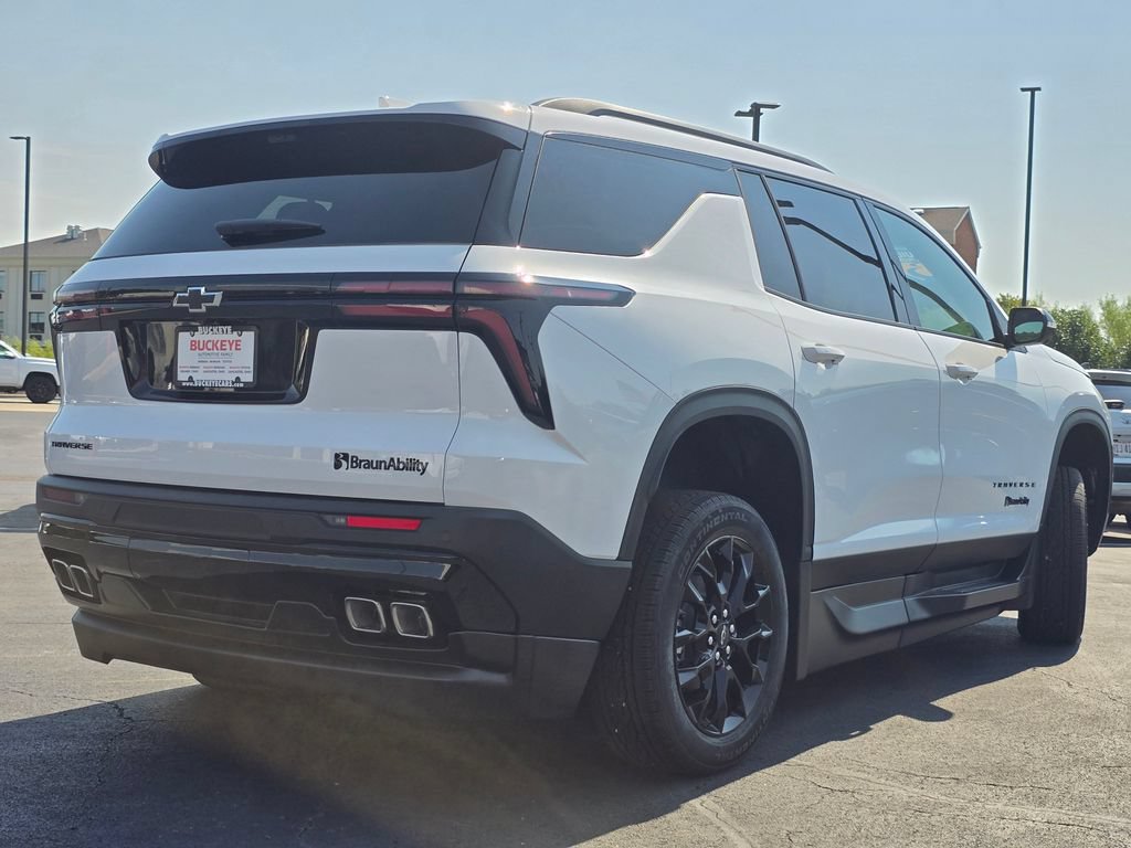 Used 2026 Chevrolet Traverse LT w/ Midnight/Sport Edition FWD image 8