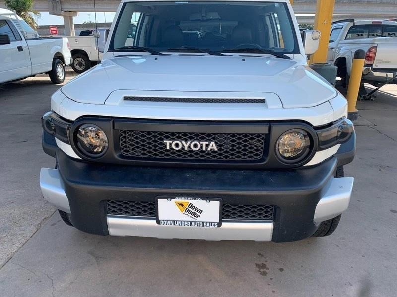 Used 2012 Toyota FJ Cruiser 2WD image 2