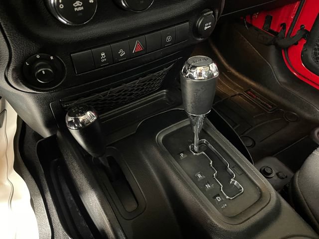 Used 2018 Jeep Wrangler Unlimited Sahara w/ Max Tow Package image 8