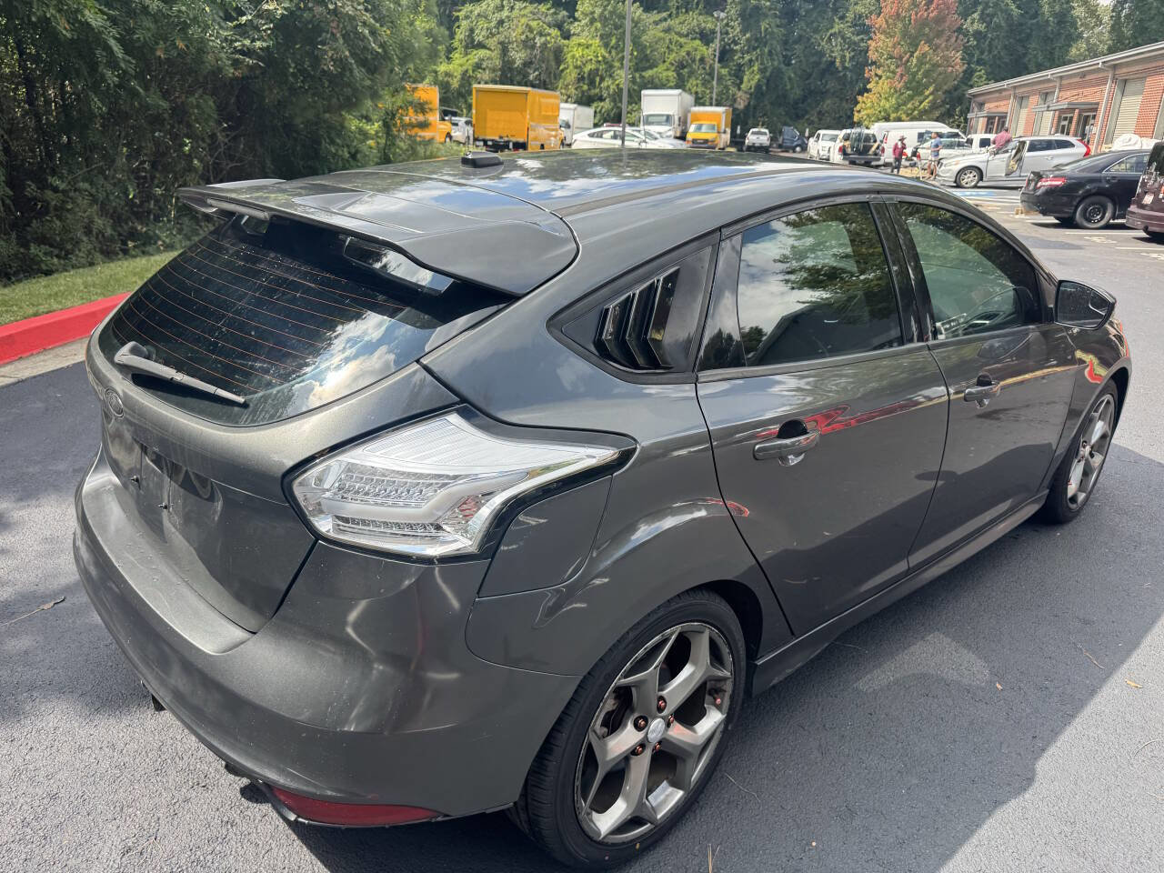Used 2018 Ford Focus ST image 5