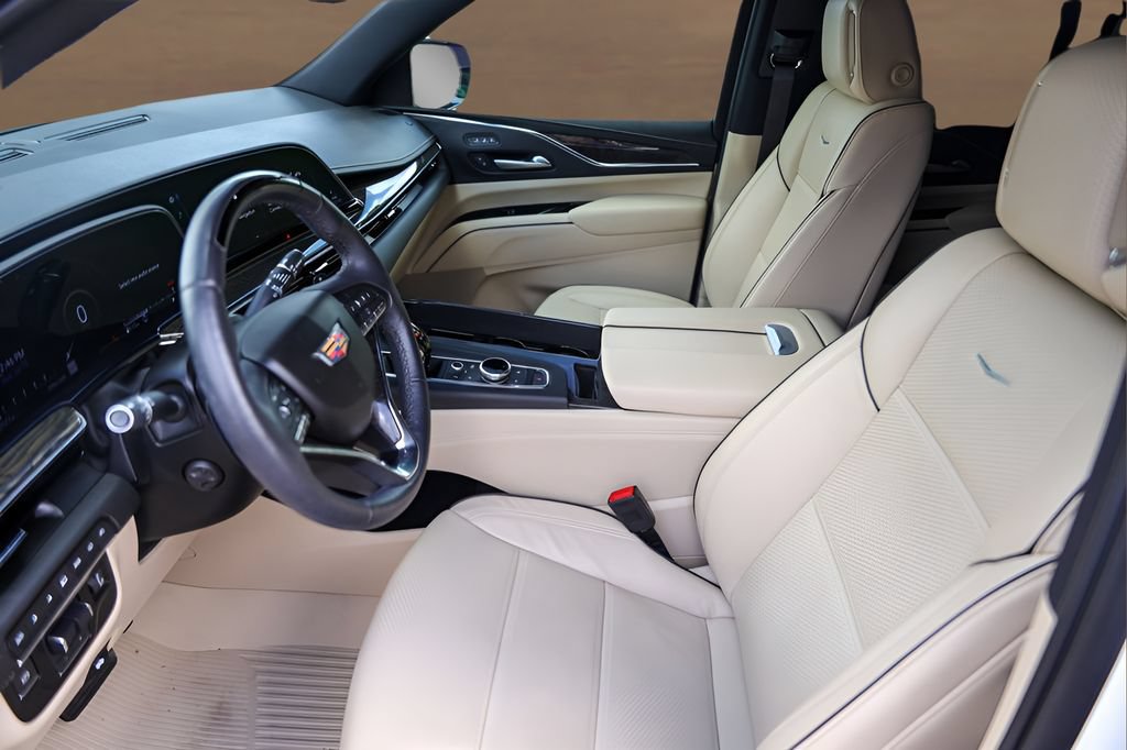 Certified 2023 Cadillac Escalade Premium Luxury w/ Performance Package AWD/4WD image 9