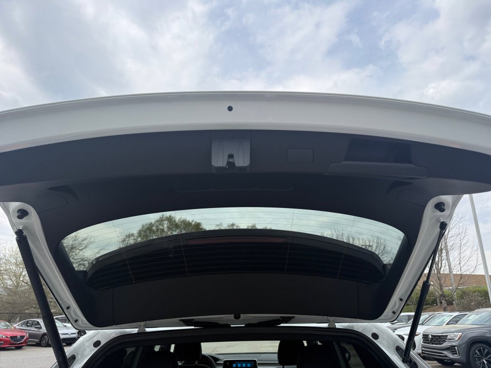 New 2026 Volkswagen Atlas Cross Sport SE image 14