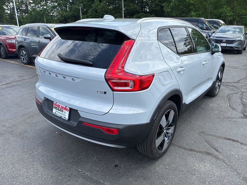 Used 2020 Volvo XC40 T5 Momentum w/ Protection Package Premier AWD/4WD image 7