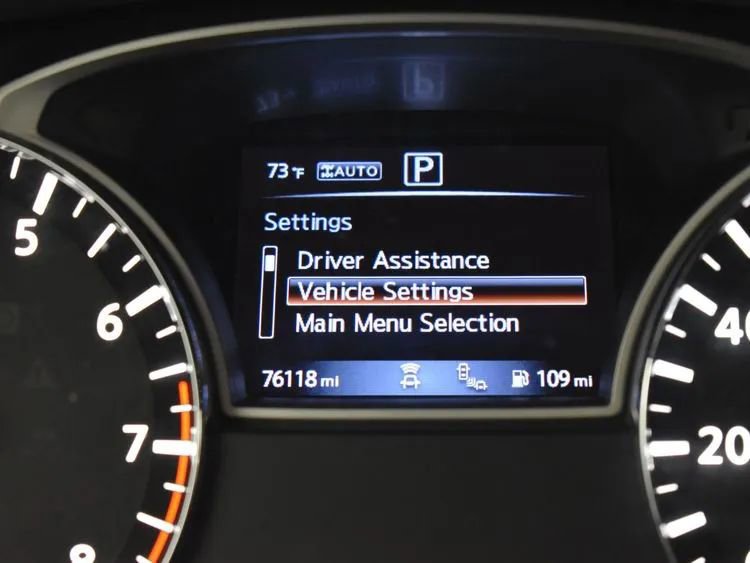 Used 2020 Nissan Pathfinder SL image 27