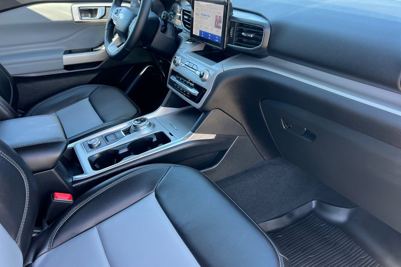 Certified 2023 Ford Explorer XLT w/ Equipment Group 202A image 17