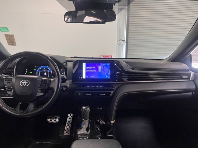 Used 2025 Toyota Camry SE FWD image 20