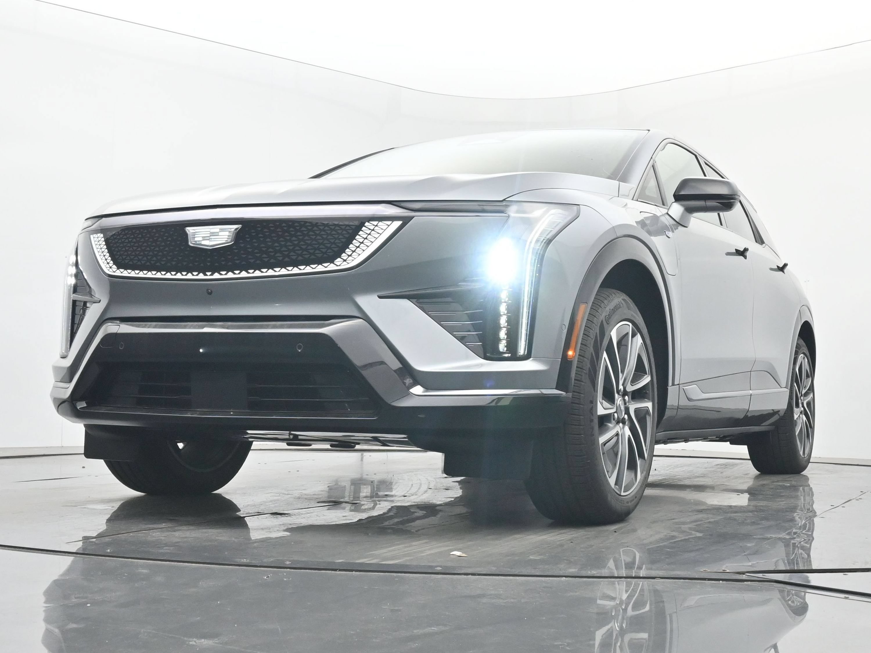 New 2026 Cadillac Optiq Sport 2 w/ LPO, Floor Liner Package AWD/4WD image 15