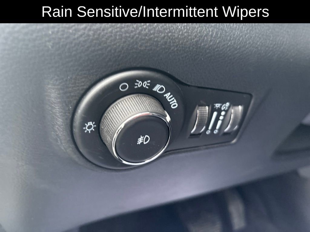 Certified 2022 Jeep Compass Latitude w/ Convenience Group image 32