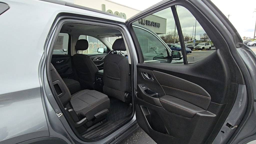 Used 2020 Chevrolet Traverse LT w/ Driver Confidence II Package image 18