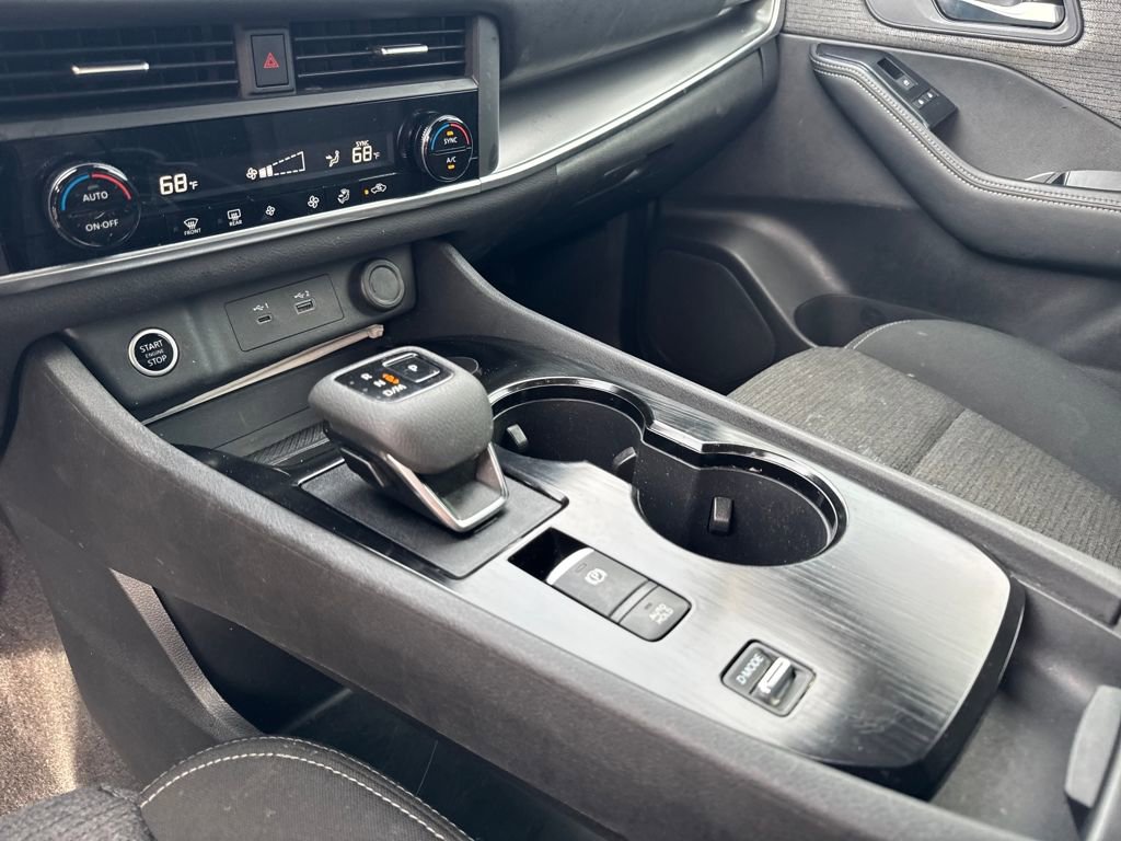 Used 2023 Nissan Rogue SV image 24