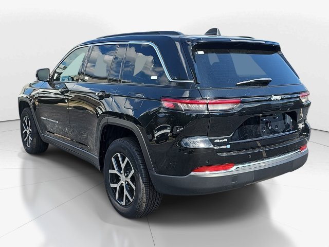 Used 2025 Jeep Grand Cherokee Limited AWD/4WD image 5