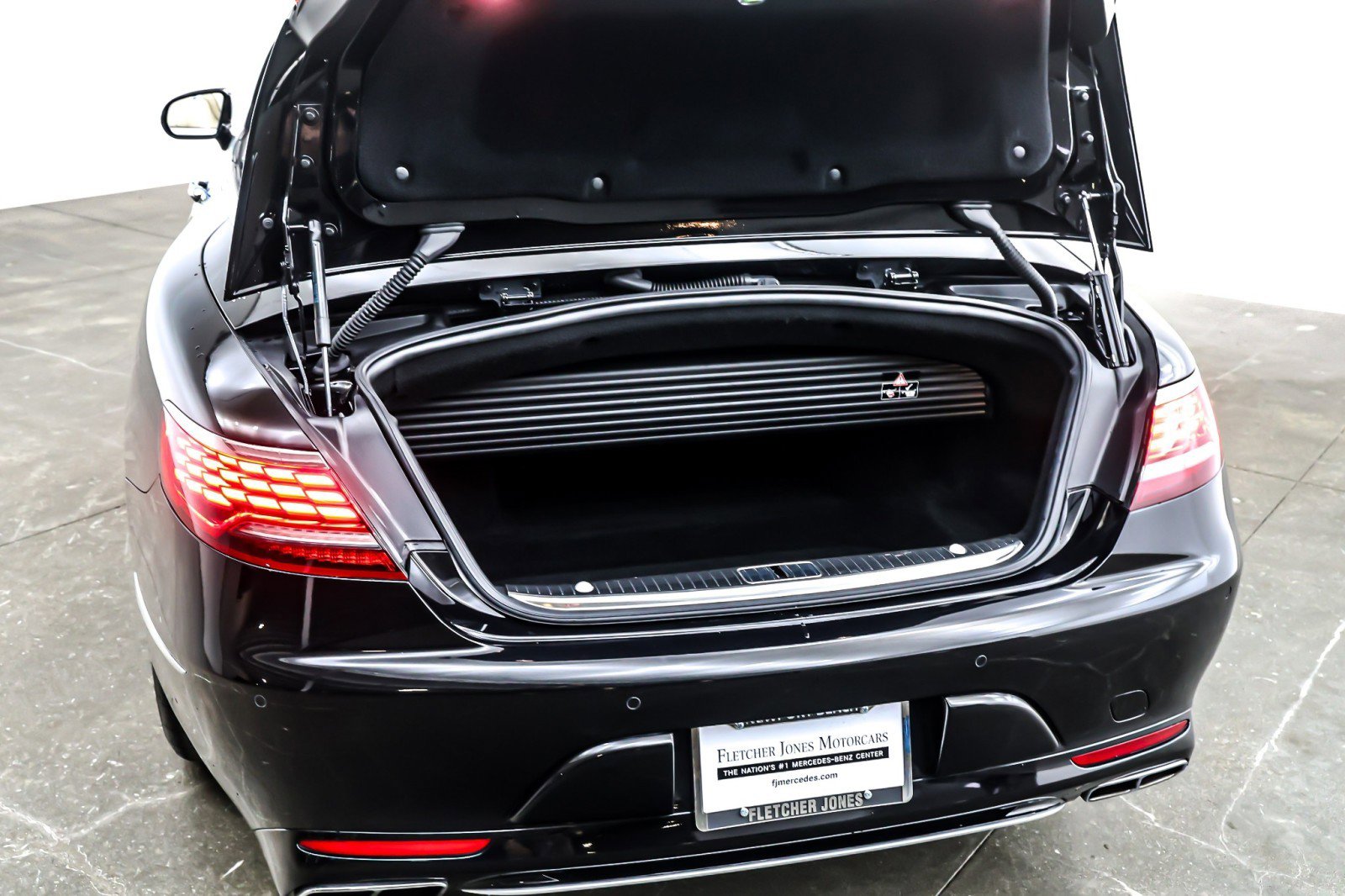 Used 2019 Mercedes-Benz S 560 Cabriolet image 23