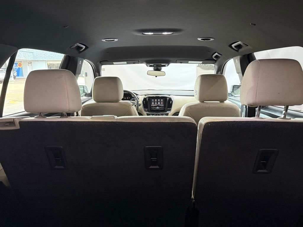Used 2022 Chevrolet Traverse LS FWD image 18