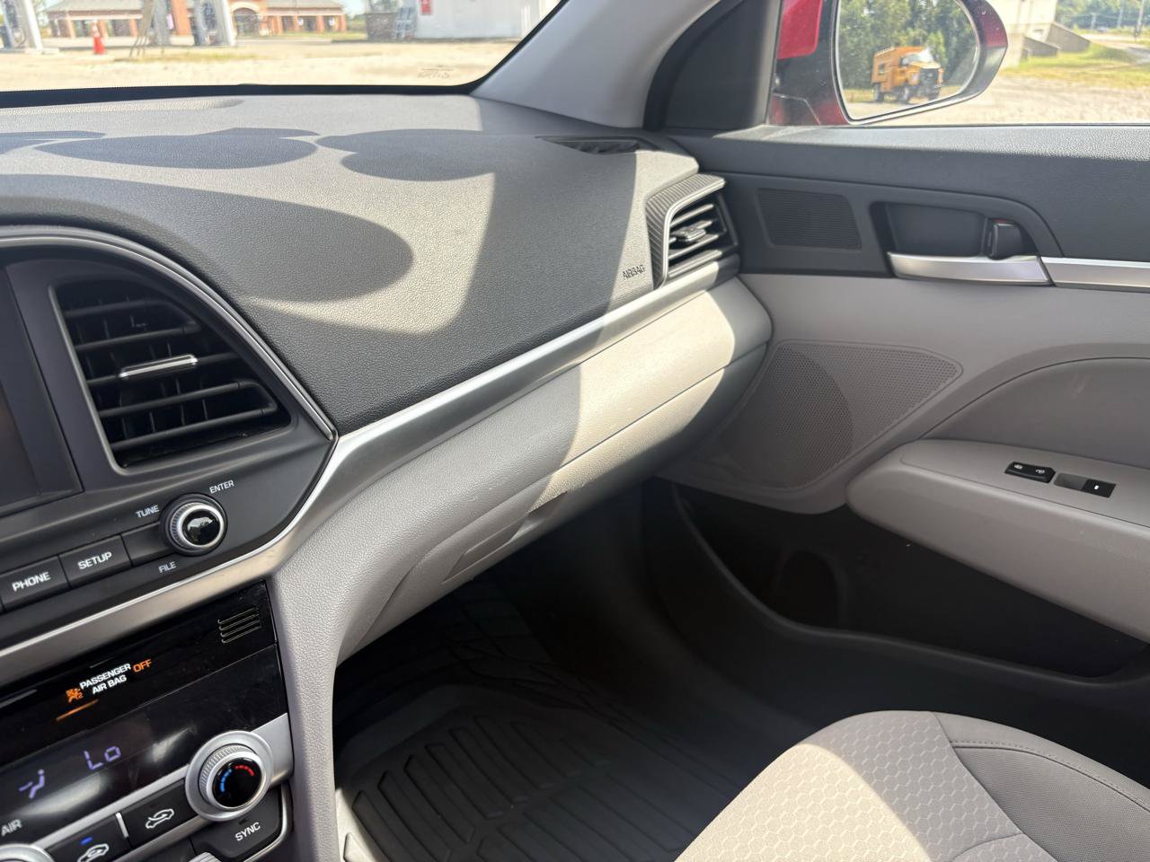 Used 2020 Hyundai Elantra SEL FWD image 18