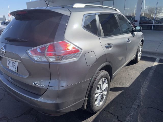 Used 2016 Nissan Rogue SV image 5