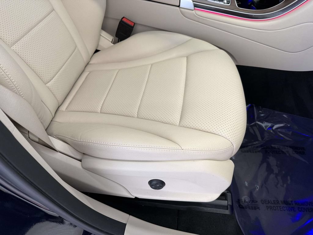 Used 2021 Mercedes-Benz GLC 300 4MATIC image 15