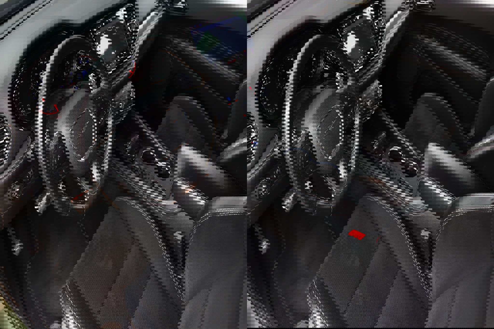 Used 2022 Dodge Durango SRT w/ Technology Group image 6