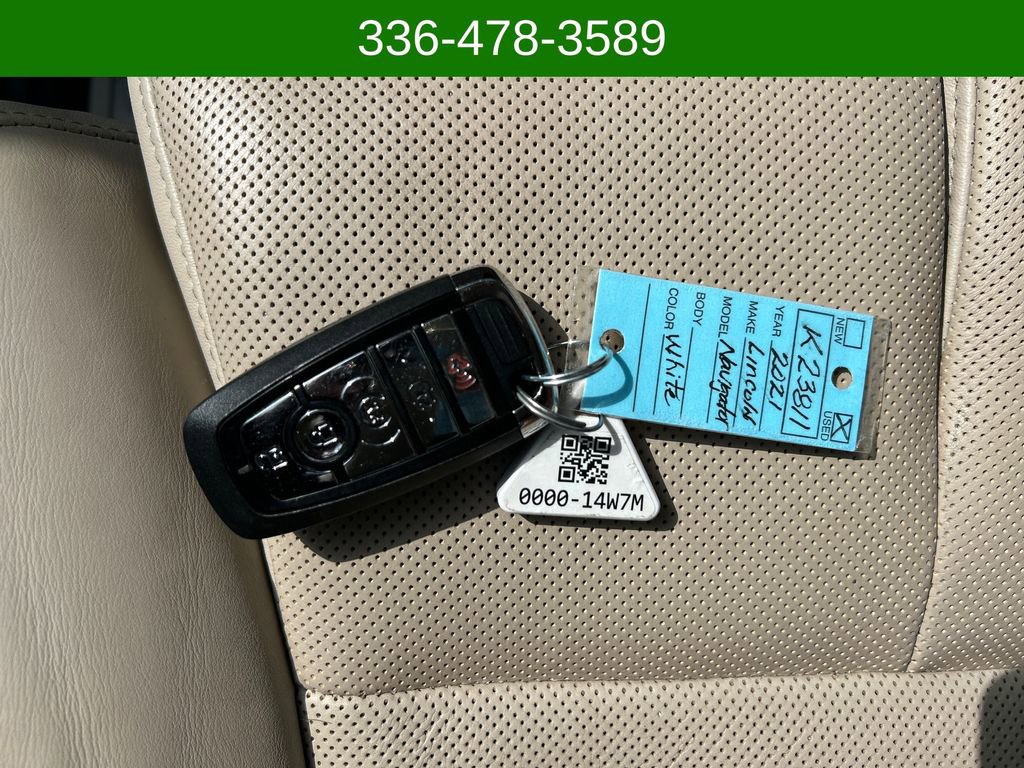 Used 2021 Lincoln Navigator Reserve AWD/4WD image 30