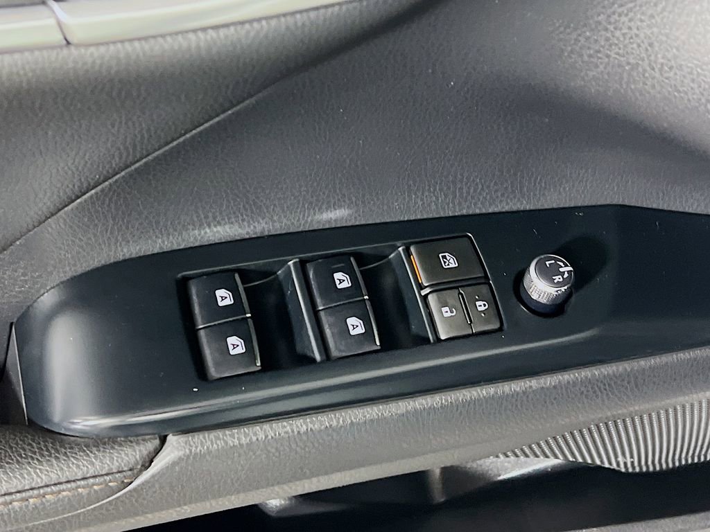 Certified 2019 Toyota Camry XLE FWD image 17