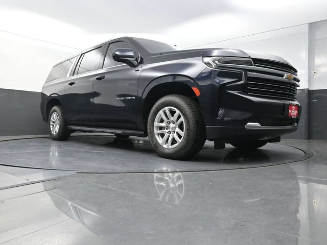 Used 2022 Chevrolet Suburban LT AWD/4WD image 32