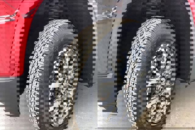 Certified 2023 GMC Acadia SLT w/ Preferred Package image 32