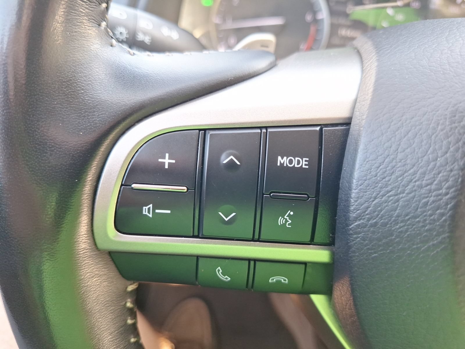 Used 2021 Lexus RX 350L Premium w/ Premium Package AWD/4WD image 20