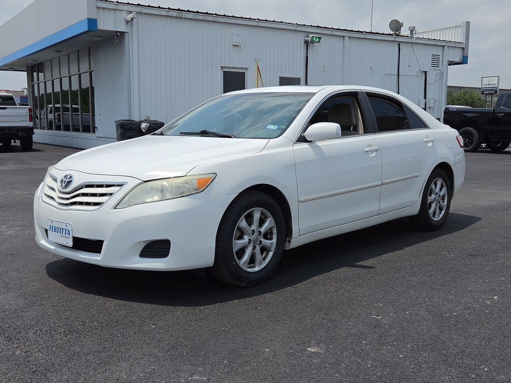 Used 2011 Toyota Camry LE w/ LE Extra-Value Pkg FWD image 2