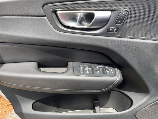 Used 2024 Volvo XC60 B5 Plus AWD/4WD image 16