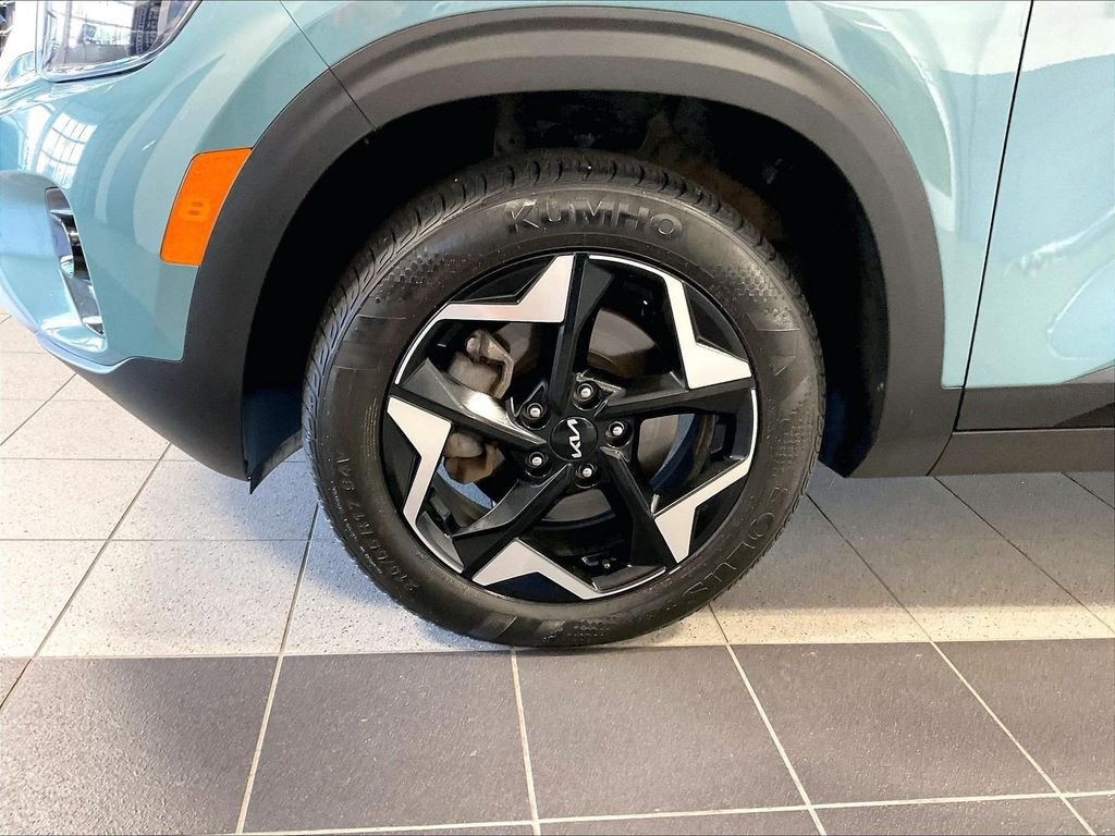 Used 2025 Kia Seltos S AWD/4WD image 7