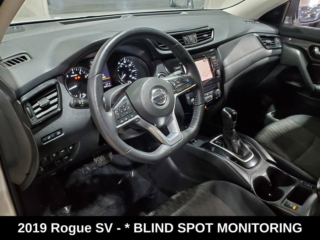 Used 2019 Nissan Rogue SV w/ Premium Package image 7