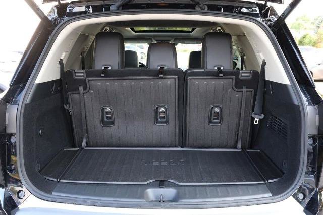 Certified 2025 Nissan Pathfinder SL w/ SL Premium Package FWD image 7