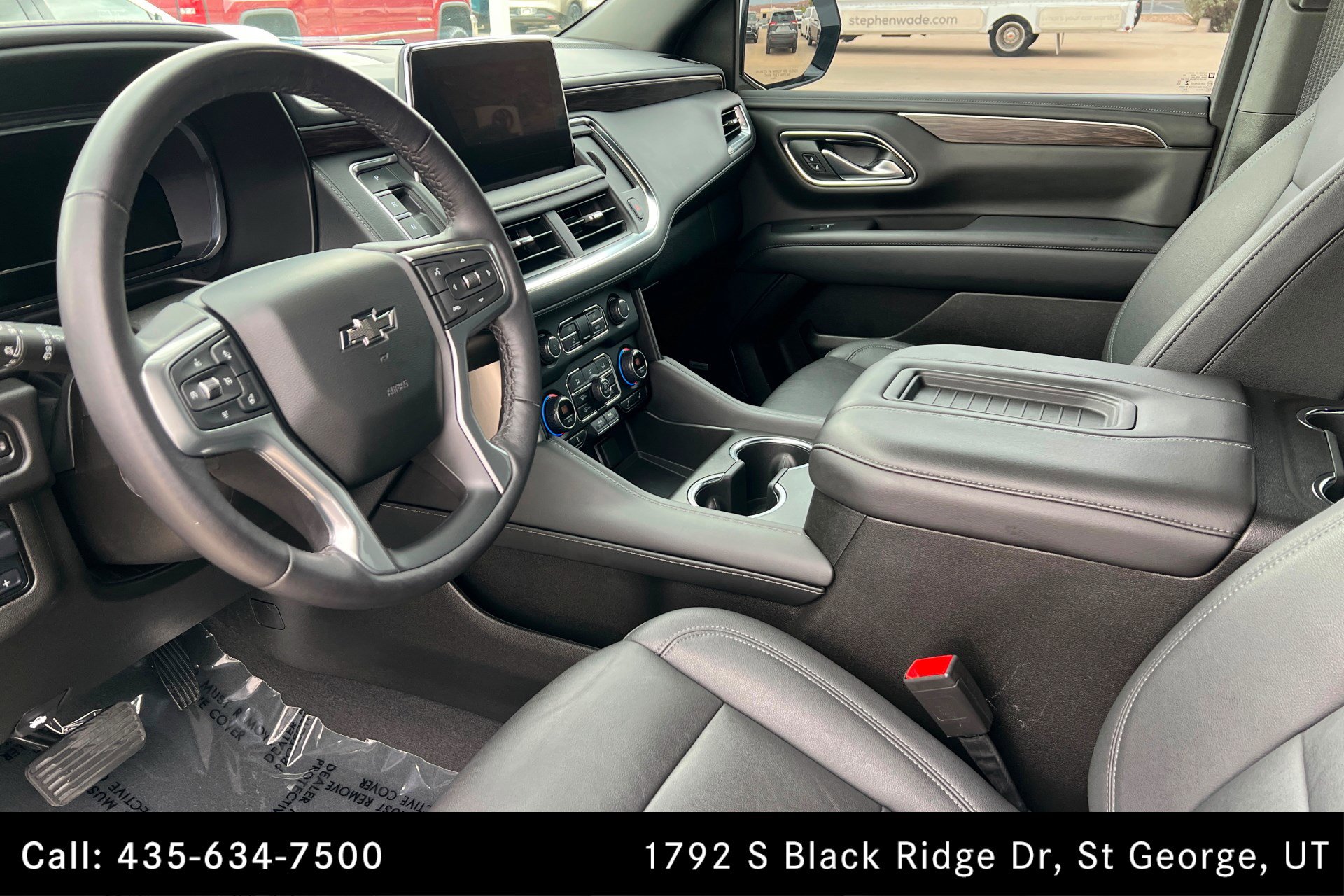 Used 2022 Chevrolet Tahoe Z71 w/ Luxury Package AWD/4WD image 15