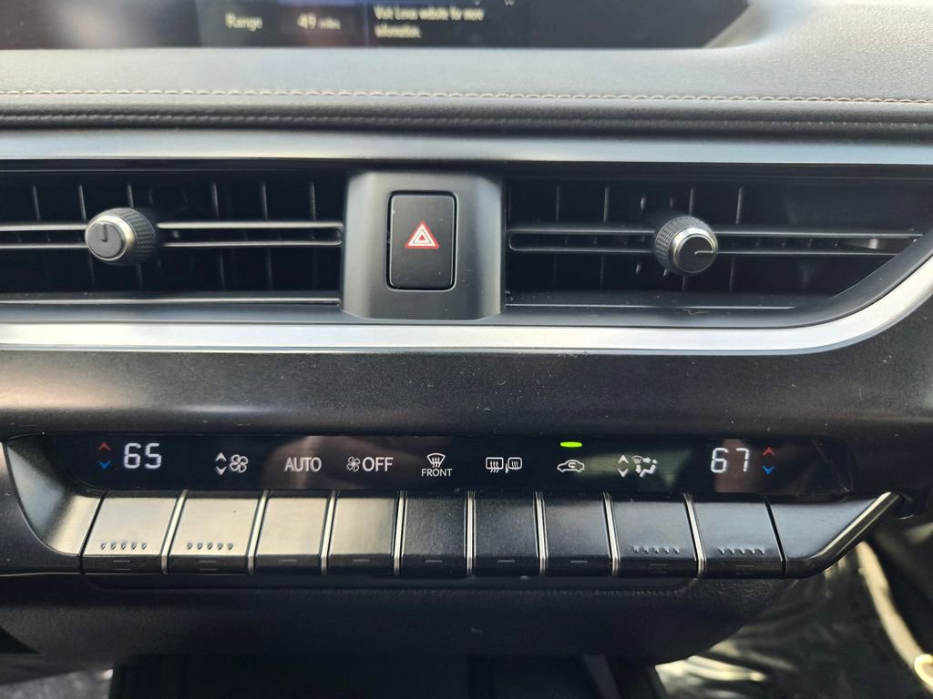 Used 2019 Lexus UX 200 FWD image 17
