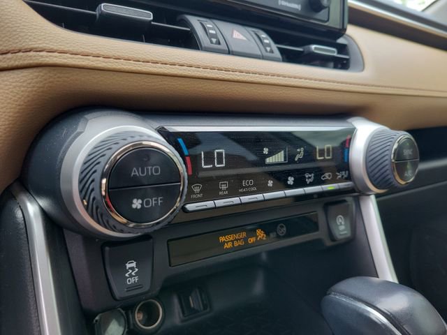 Used 2021 Toyota RAV4 XLE Premium FWD image 30