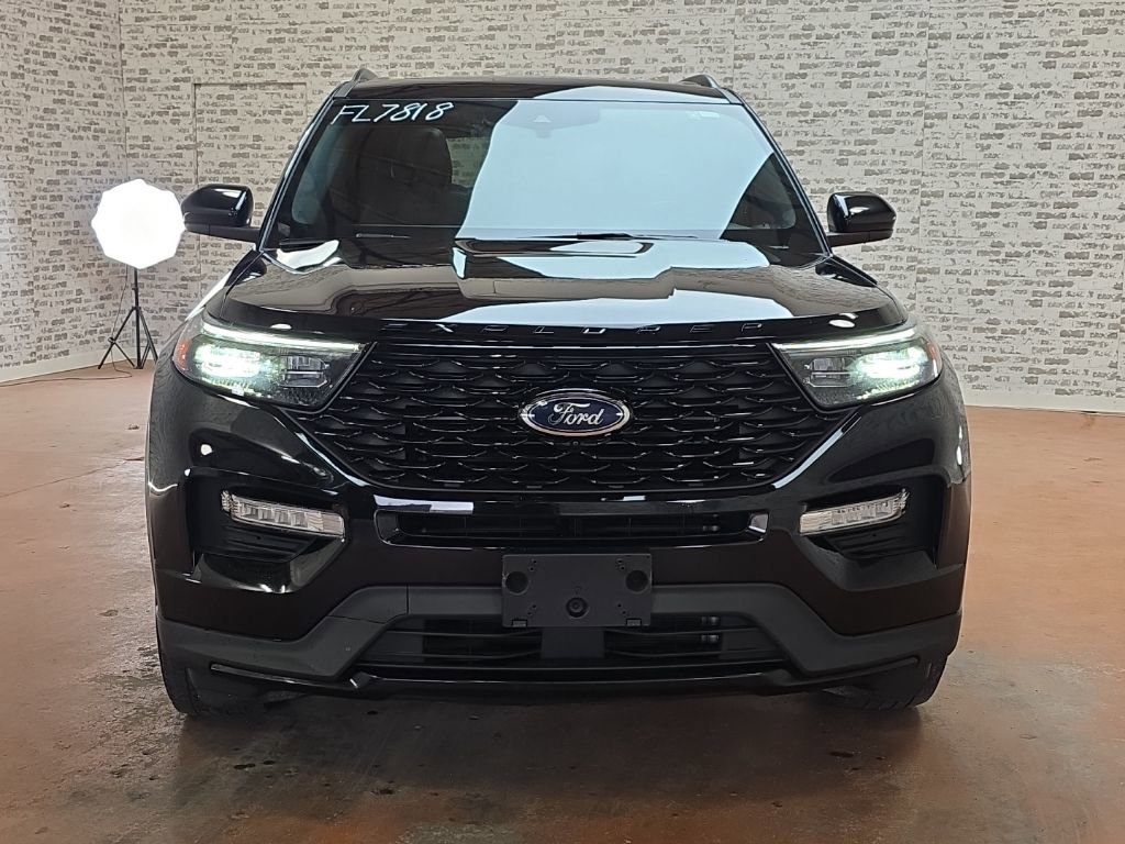 Used 2022 Ford Explorer ST-Line w/ Class IV Trailer Tow Package AWD/4WD image 2
